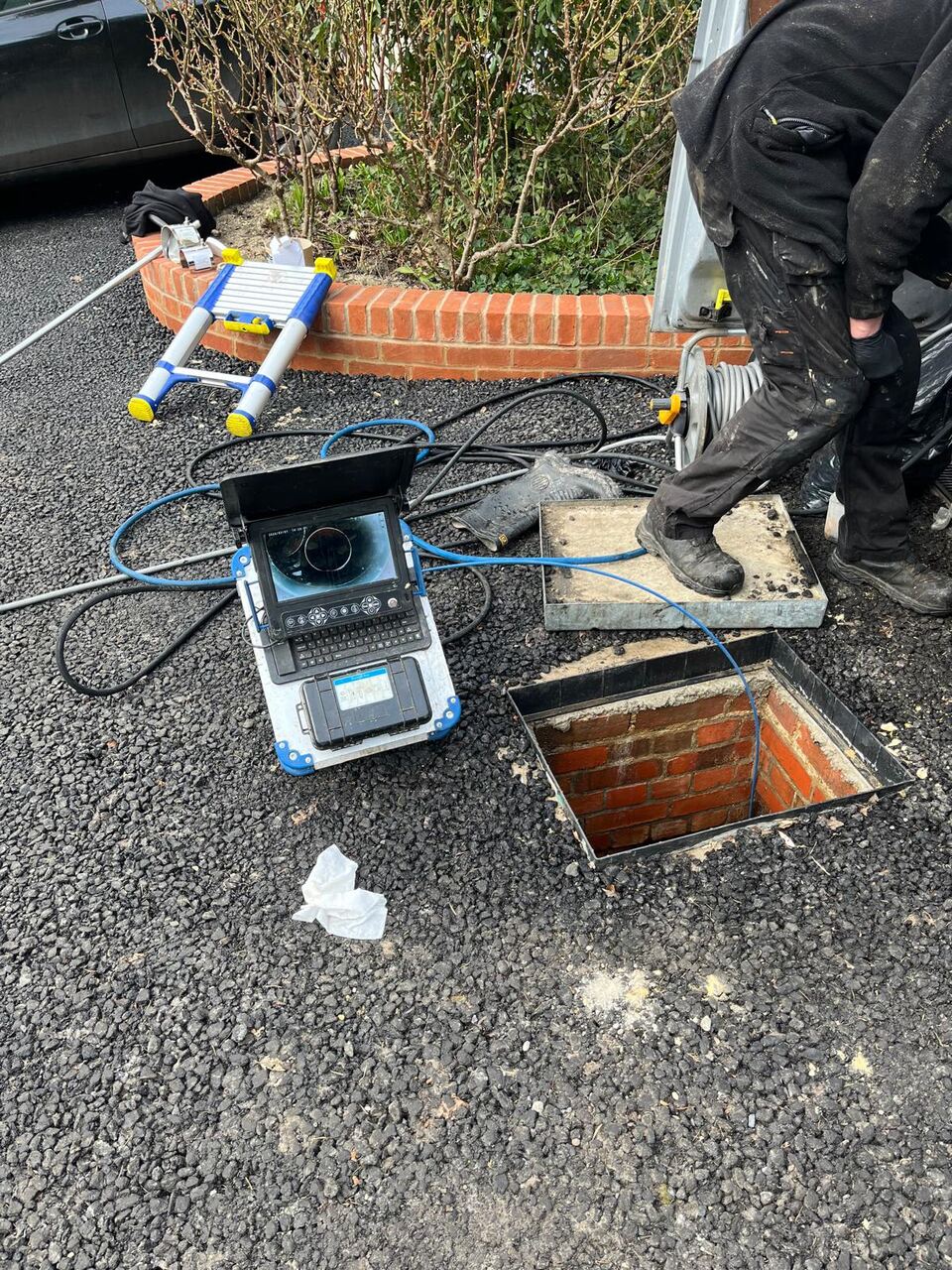 Emergency drain unblocking