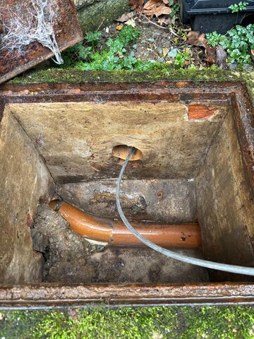 Chamber inspection — drainage work across South London and North Kent